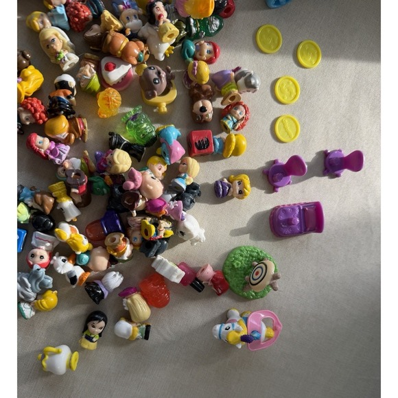 Lot 120+ Mini Figures Squinkies Disney Kawaii Blind Bag Toys Accessories Kids - Picture 6 of 6